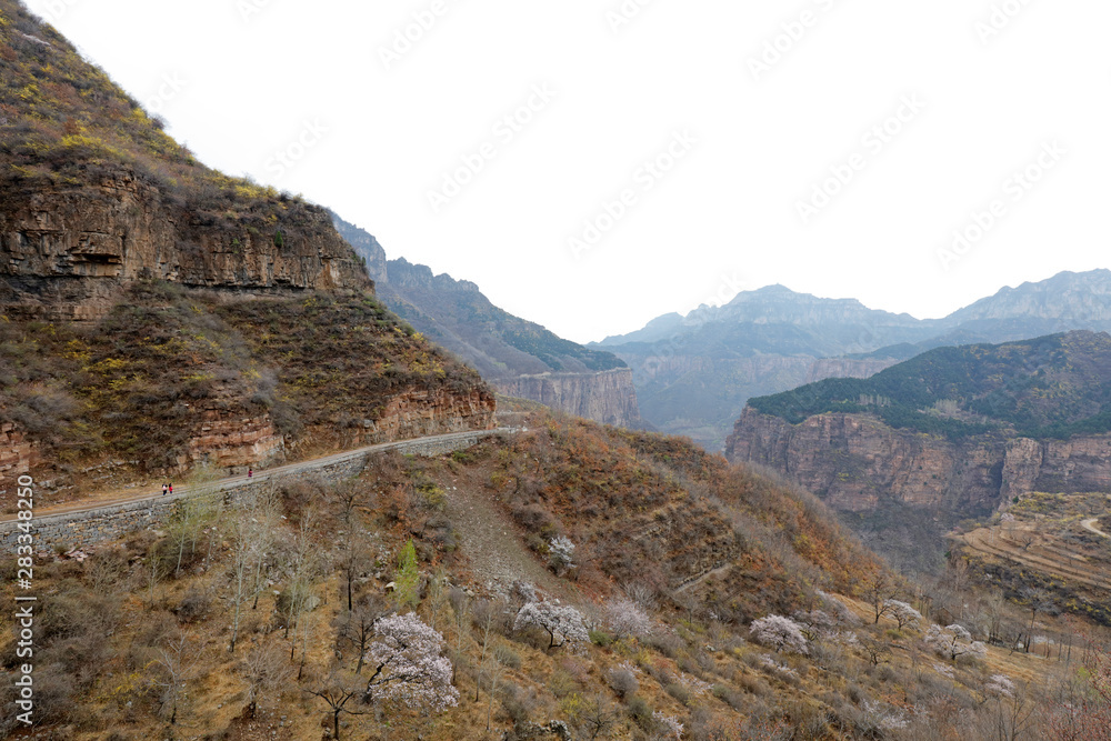 Kunshan Wall highway, Shanxi, Lingchuan, China Kunshan Wall highway, Shanxi, Lingchuan, China