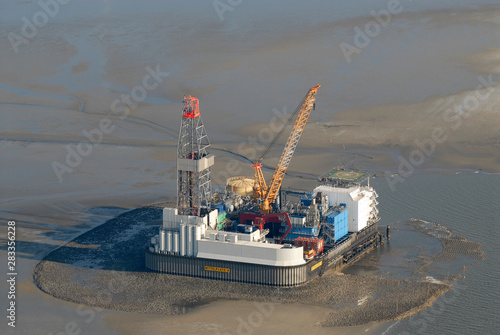 Oelförderinsel Mittelplate A im Wattenmeer in Dithmarschen photo