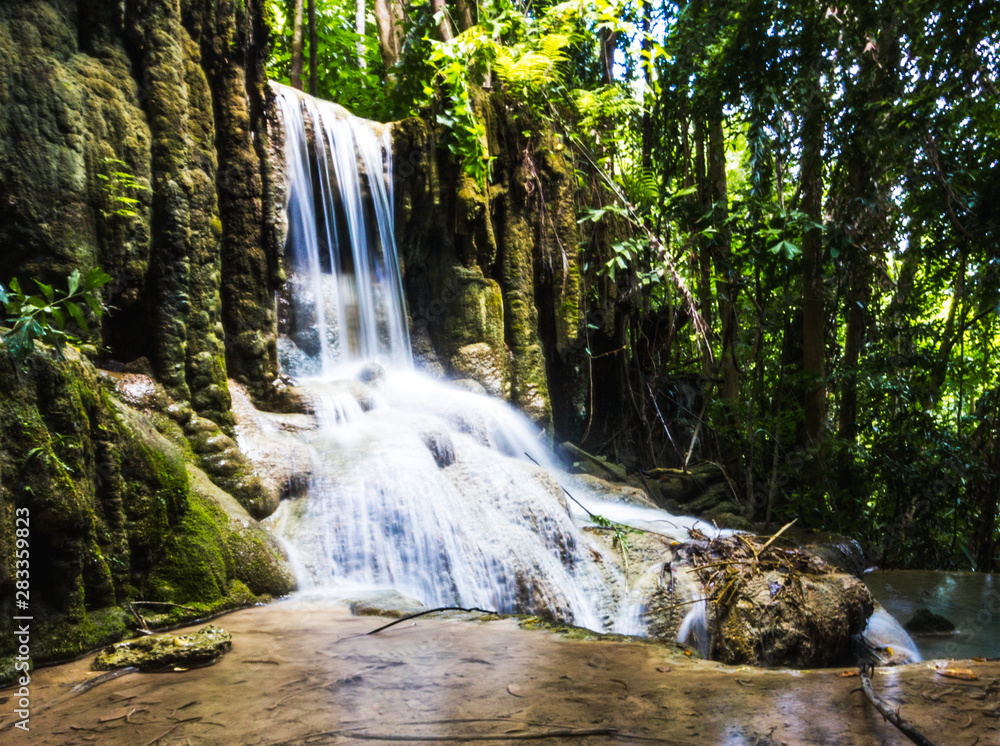 Fototapeta premium Beautiful Erawan Waterfall, Erawan National Park