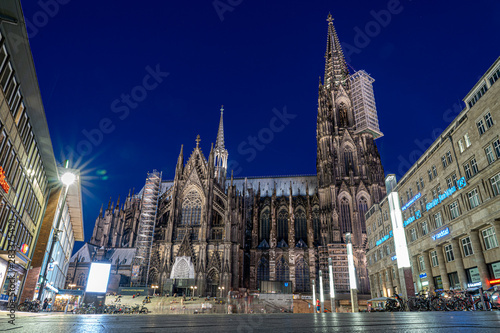 Cathedral colonge / Hohe Domkirche Sankt Petrus Köln und Domplatte, long-time-exposure / langzeitbelichtung