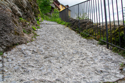 Escalier revetu de pav  e et de pierre agenc  e    Flumet en Savoie 