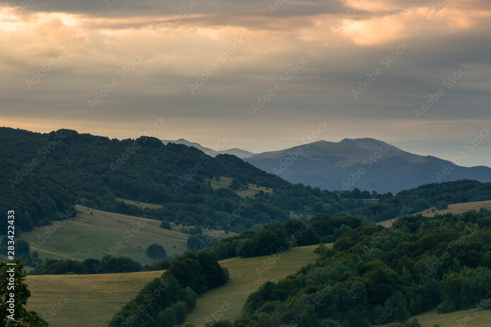 Świt w Bieszczadach, Szeroki Wierch i Tarnica Świt w Bieszczadach, Szeroki Wierch i Tarnica