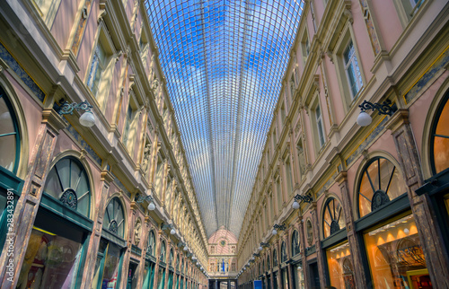 Obraz na płótnie The Saint-Hubert Royal Galleries are an ensemble of glazed shopping arcades in Brussels, Belgium. w salonie