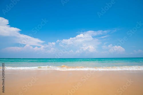 Sea wave beach sea shore on white sand beach © themorningglory