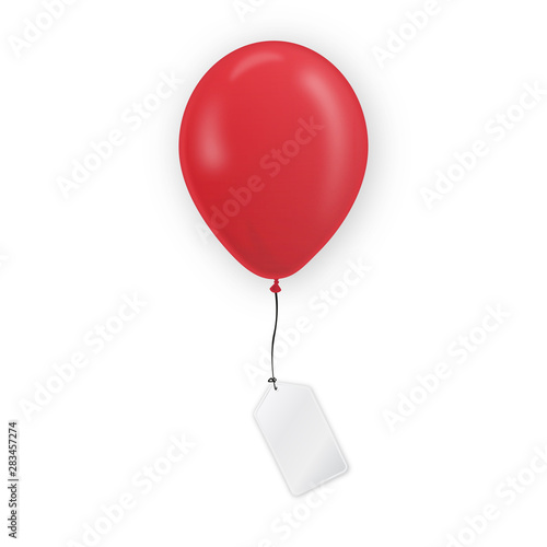 roter Luftballon mit Karte zum Beschriften