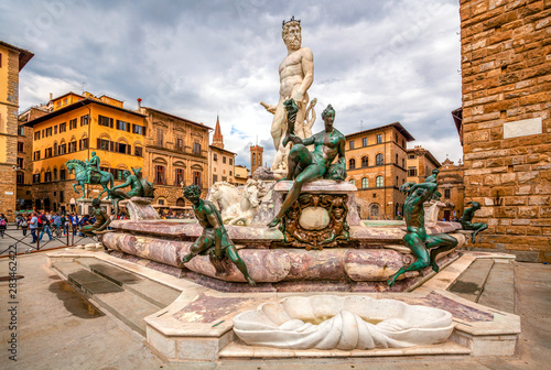 Obraz na płótnie Fountain Neptune in Piazza della Signoria in Florence, Italy. Florence famous fountain. Famous architecture of the Renaissance in Florence center. w salonie