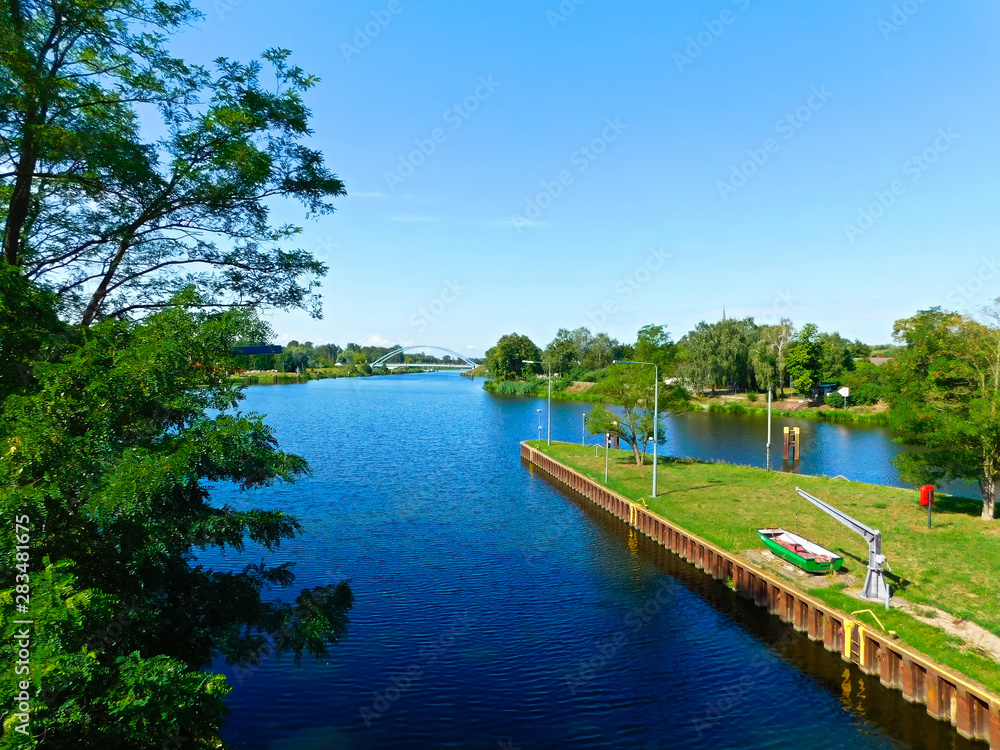 Fototapeta premium Schleusenanlagen an der Havel-Oder-Wasserstraße 