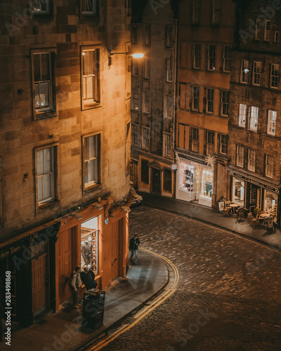 Victoria Street in Edinburgh at night