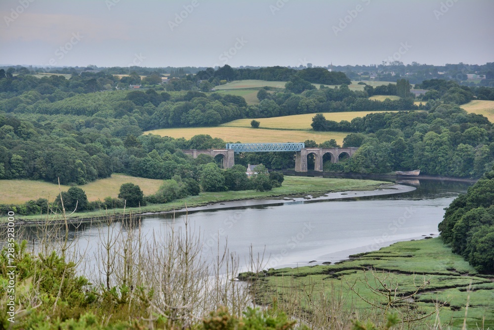 Pont sur le Trieux près de Pontrieux en Bretagne