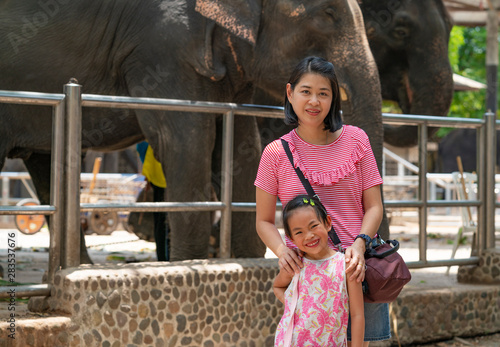 Photography Mother and little daughter in a zoo