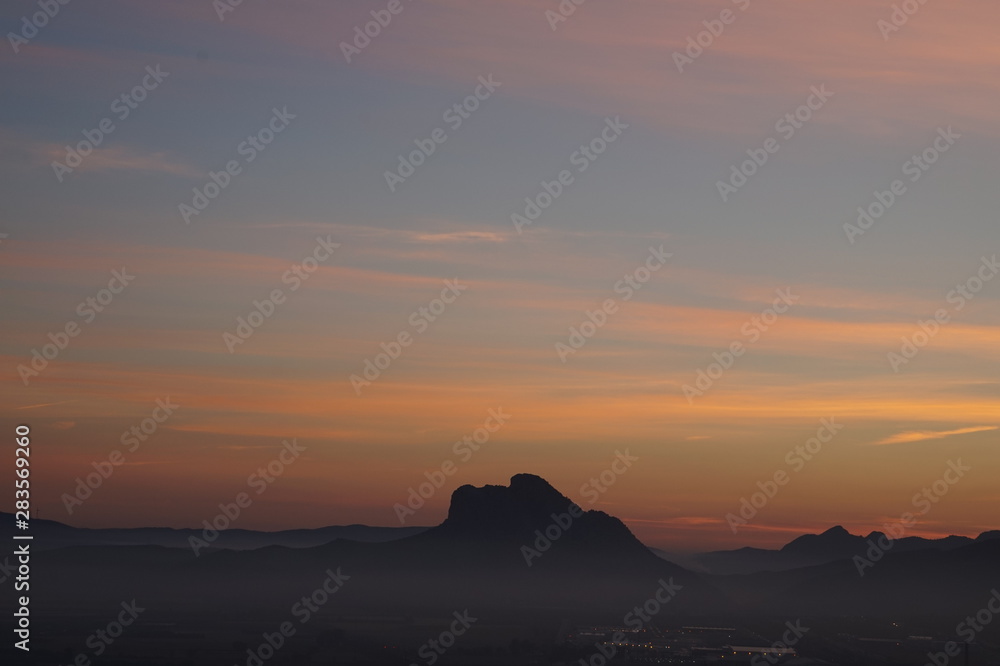 peña los enamorados antequera archidona malaga brumas al amanecer peña los enamorados antequera archidona malaga brumas al amanecer