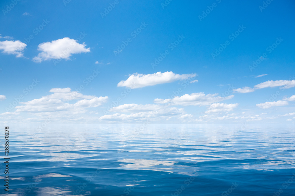 Fototapeta wide ocean waves horizon background