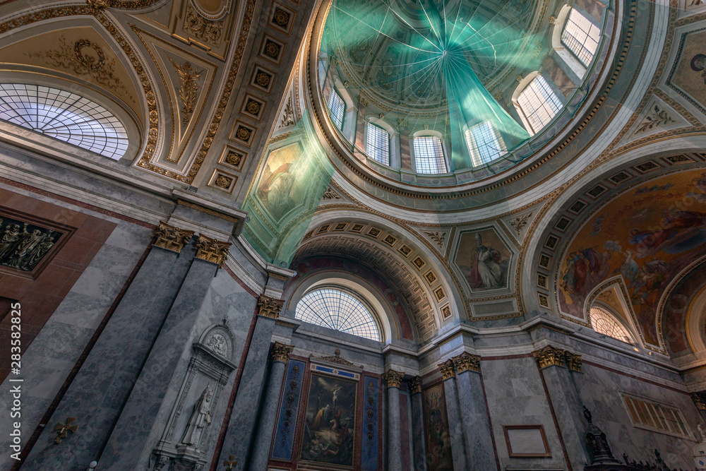 Obraz premium Interior shot of the Esztergom Basilica in Hungary.