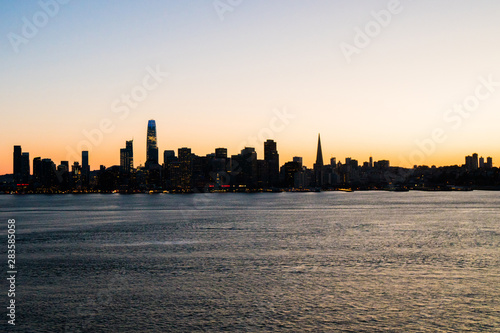 Panoramic beautiful scenic view of the San Francisco city silhouette at dusk, California © icephotography