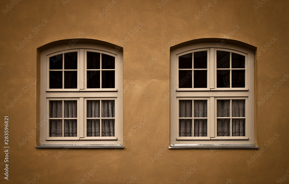 Obraz premium Old doors and windows, authenticity
