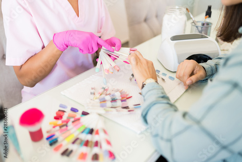  Choice Of Nail Color In Beauty Salon