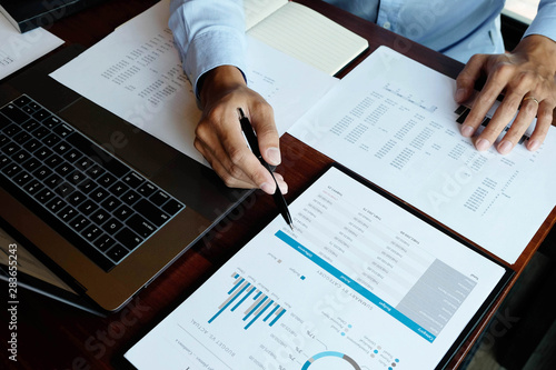 Businessmen, financial accountants, planners, work, planning, ideas in the office, using the tools and calculators to work