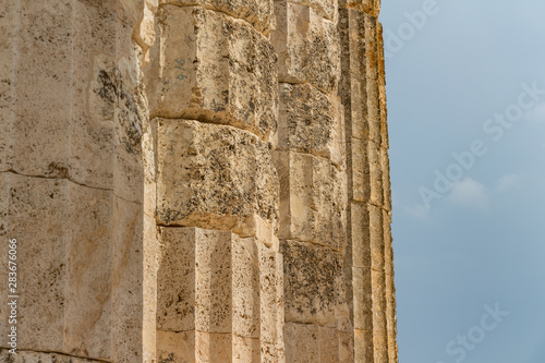 Obraz na płótnie Pillars of the temple of Zeus in the ancient Nemea archeological site, Peloponnese, Greece w salonie