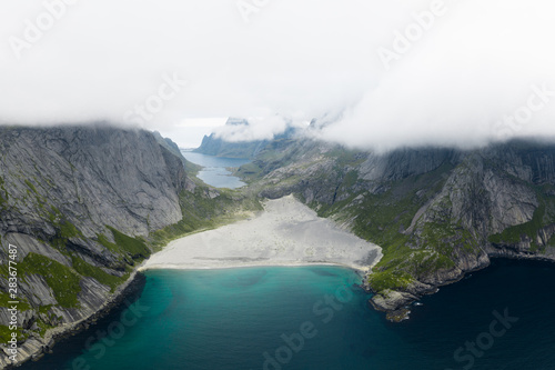 Tropische küste mit Klippen und weißem Strand in Norwegen photo