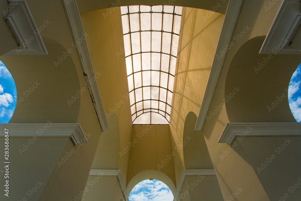 Obraz premium White stained glass window on ceiling, close up. Architecture concept