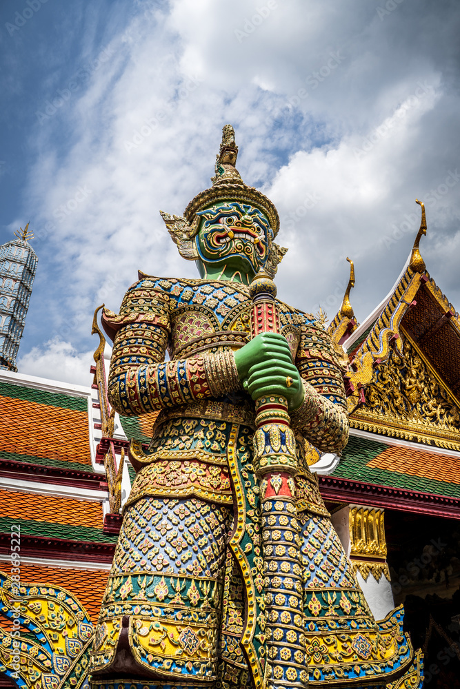 the Giant statue in Wat Phra Kaew