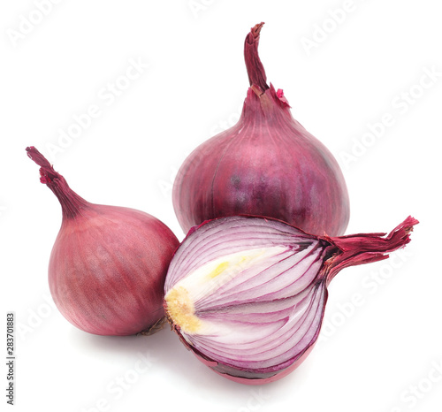 Red raw onion.