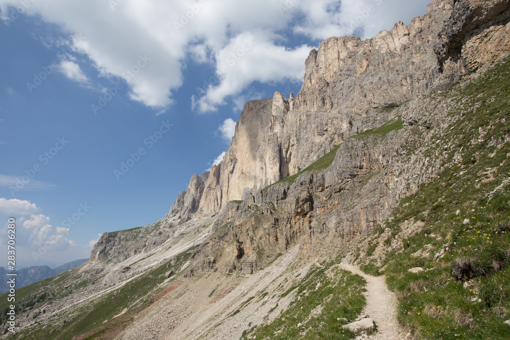 view of Gruppo del Catinaccio Rosengarten Group Dolomites, Italy, Hirzelweg