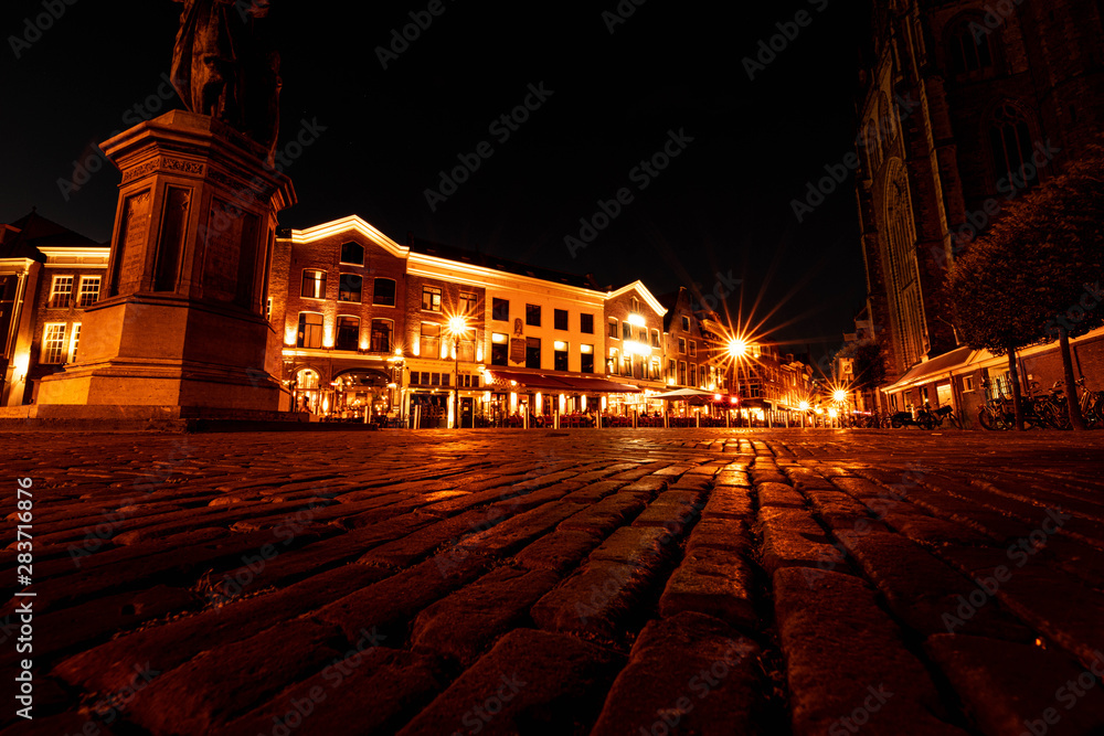 Fototapeta premium Haarlem bei Nacht