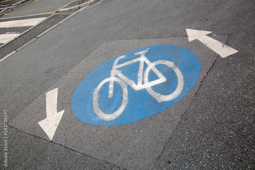 Obraz premium Bike Lane Symbol, Frankfurt