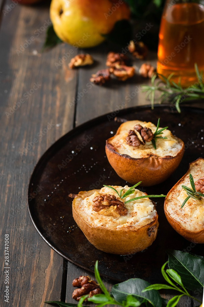 Baked pears with ricotta and walnuts Baked pears with ricotta and walnuts