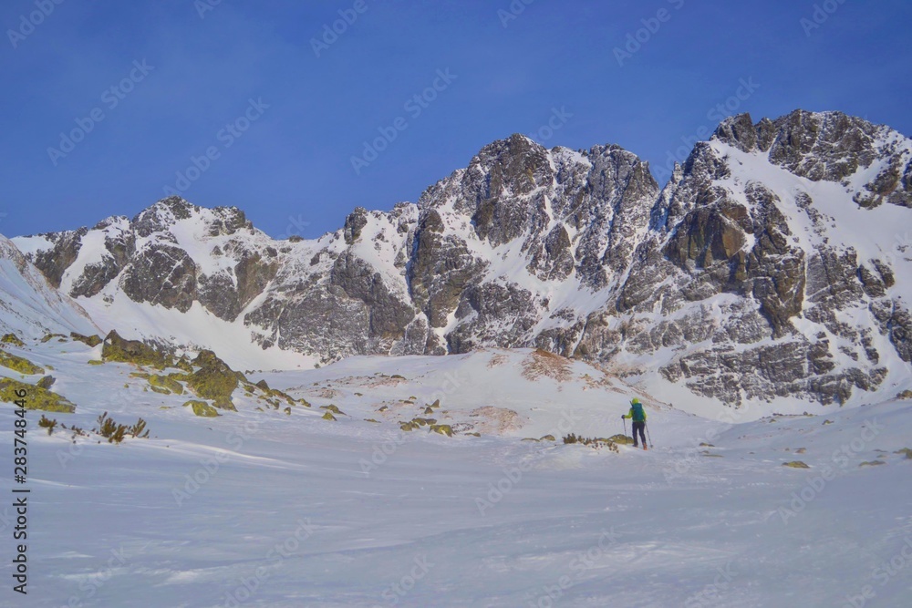 Obraz premium Climbing to the summit of Koprovsky Stit. Tatra mountains. 