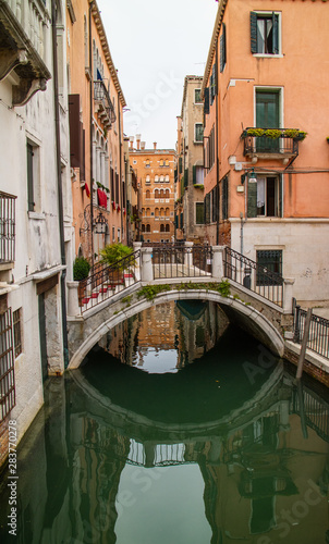 Venezada Italia uma cidade unica com seus canais que são usados como ruas e avenidas com um frenetico vai e vem de embarcações. Uma das cidades mais bonitas da Italia © Reynaldo G. Lopes