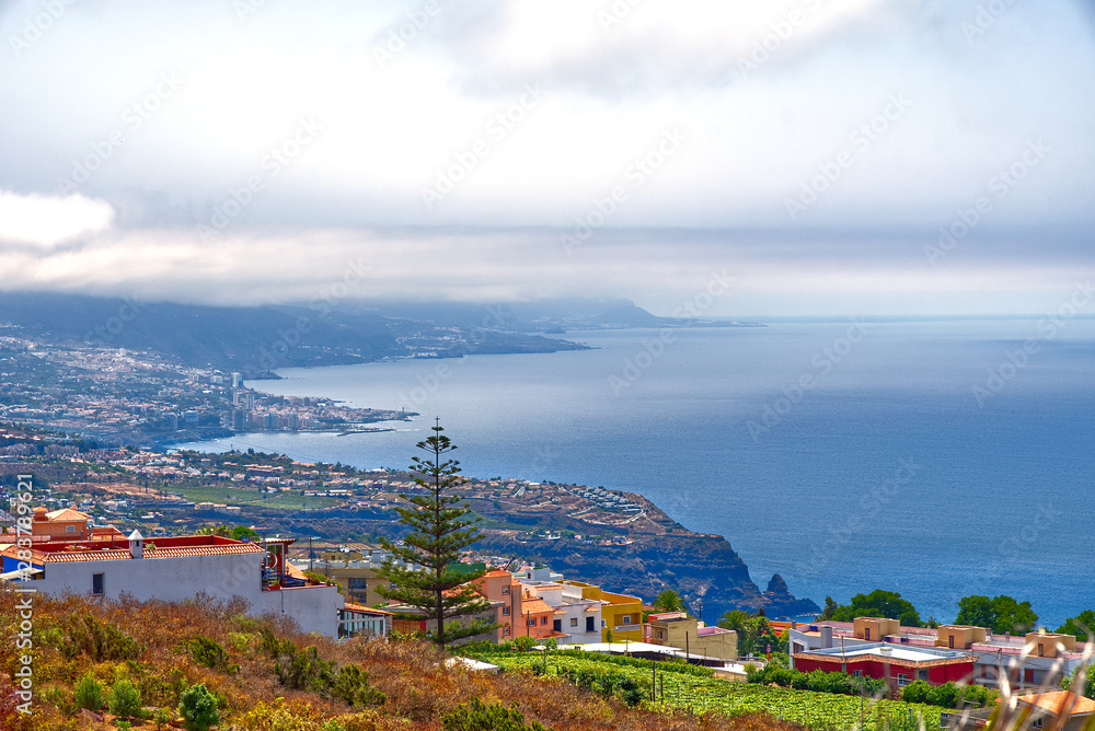 Landschaftsfotografie, die Nordküste der Kanareninsel Teneriffa mit dem Orotava Tal, Puerto de la Cruz, Santa Ursula und Los Realejos. Der Standort ist südlich von La Matanza.