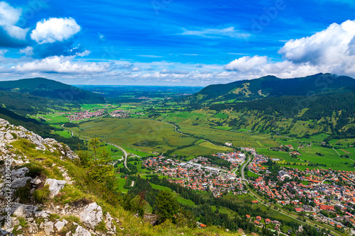 Der Ausblick vom Gipfel des Kofel auf Oberammergau und Unterammergau