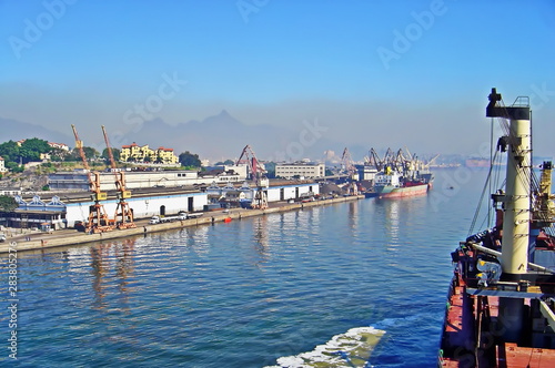 Tableau sur toile Multipurpose vessel for transportation of general cargo, containers and trucks in ports and high sea