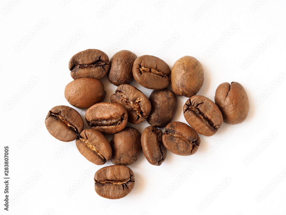 Naklejka premium flat lay with roasted coffee beans