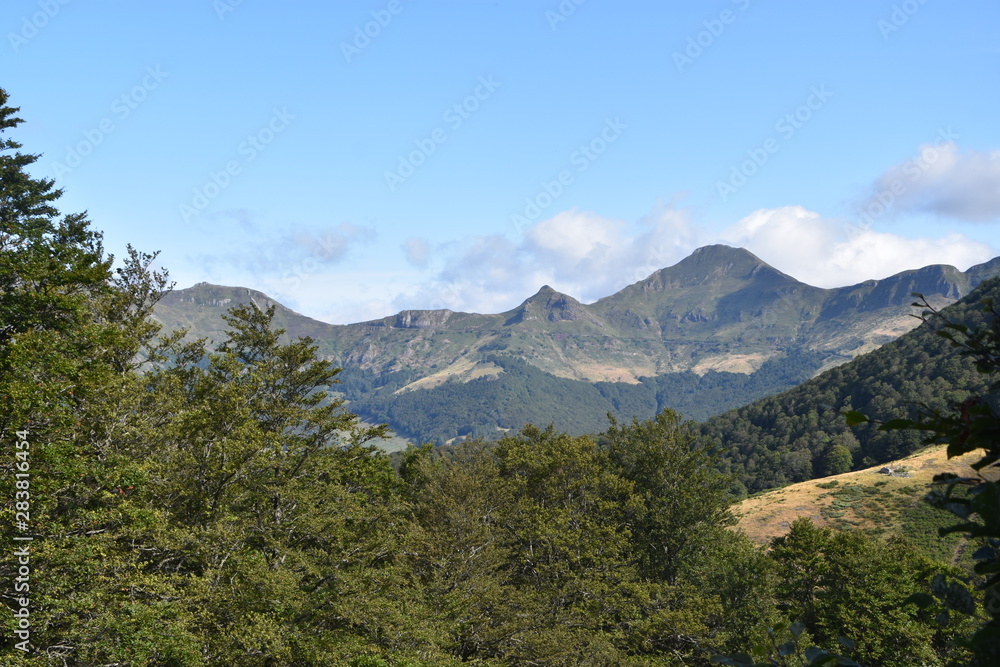 Cantal, monts