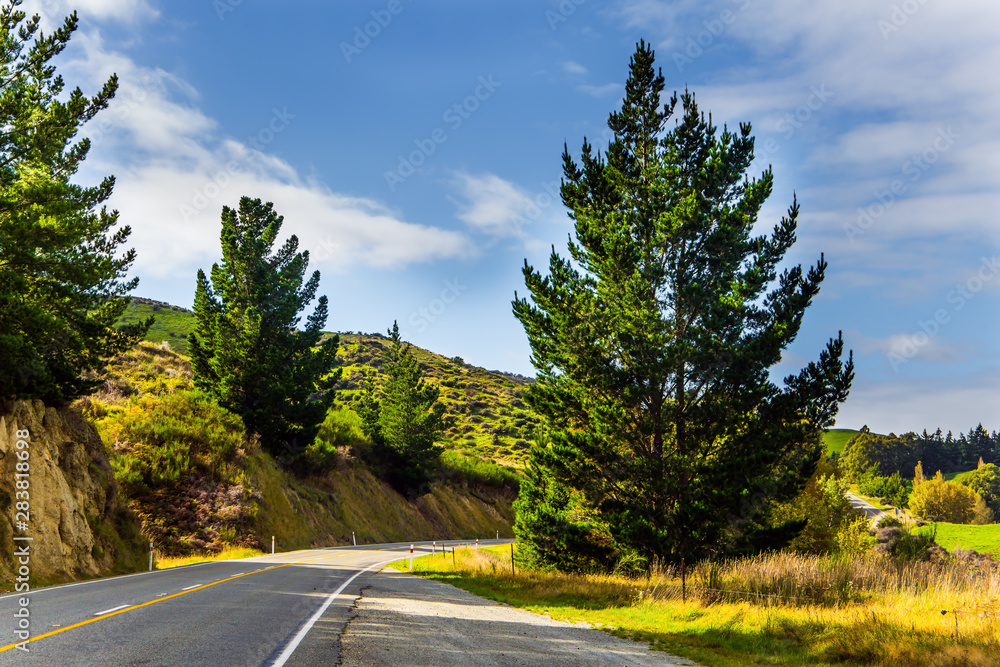 Naklejka premium The road to the city of Cromwell