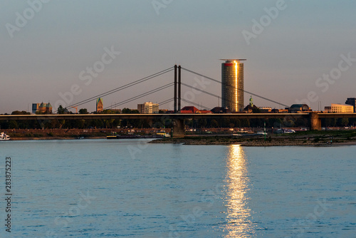 Abendstimmung auf Düsseldorf