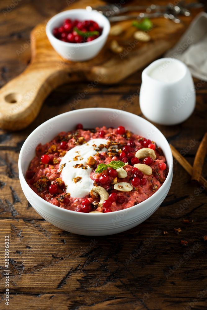 Cranberry oatmeal porridge with cashew Cranberry oatmeal porridge with cashew