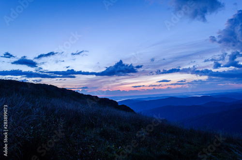 Fototapeta Naklejka Na Ścianę i Meble -  wchód słońca bieszczady