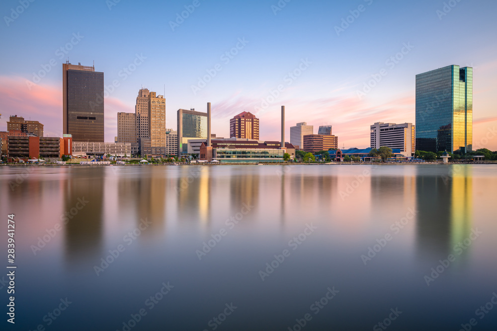 Toledo, Ohio, USA Skyline on the River - obrazy, fototapety, plakaty 