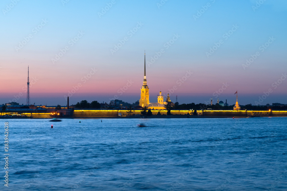 Peter und Paul Festung an der Newa zu den weißen Nächten, Sankt Petersburg, Russland