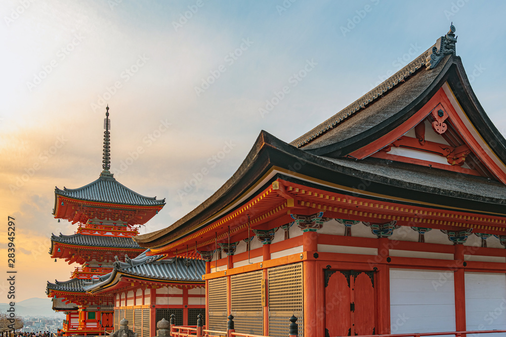 京都 夕暮れの清水寺