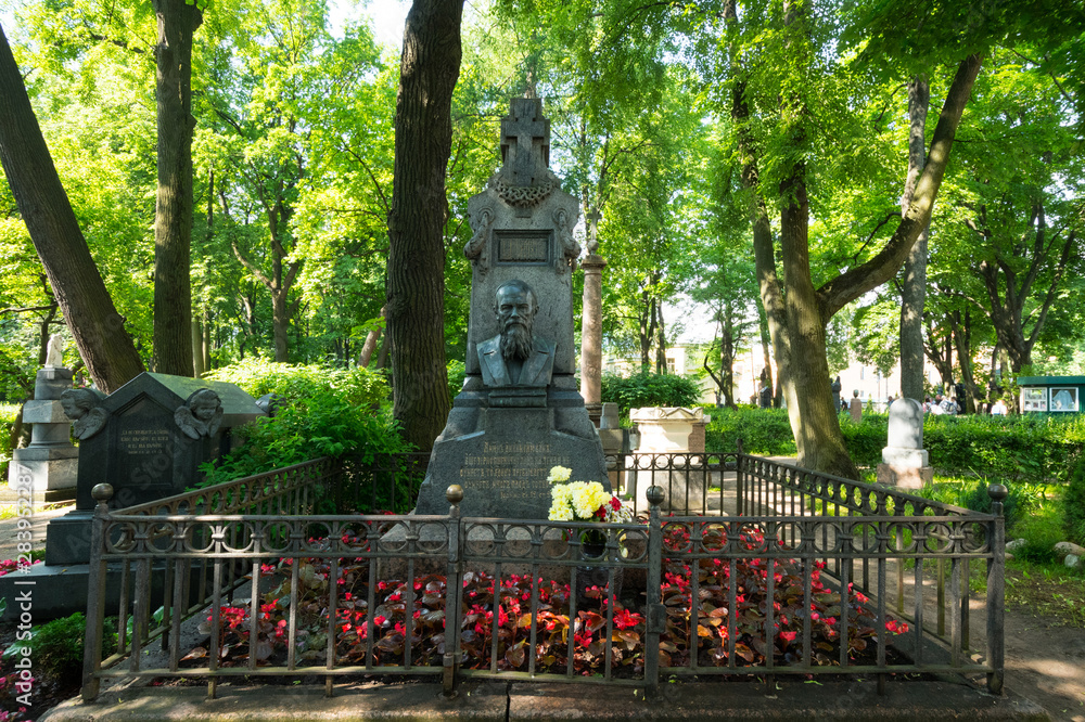 Tichwiner Friedhof, Friedhof der Künstler Sankt Petersburg, Russland Tichwiner Friedhof, Friedhof der Künstler Sankt Petersburg, Russland