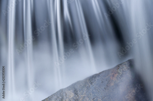Foto water flowing in slow motion