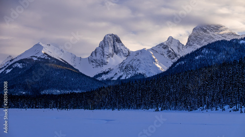 Sunset in the mountains of Spray Valley Provincial park in Kananaskis, Alberta, Canada © Tom Nevesely