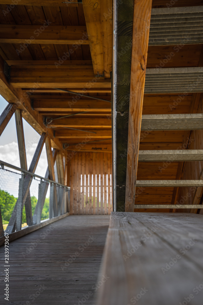 Obraz premium Szczegóły schodów konstrukcji drewnianej