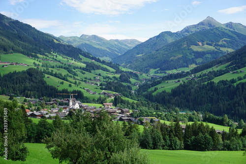 malerisches Bergdorf Alpbach in Tirol Österreich