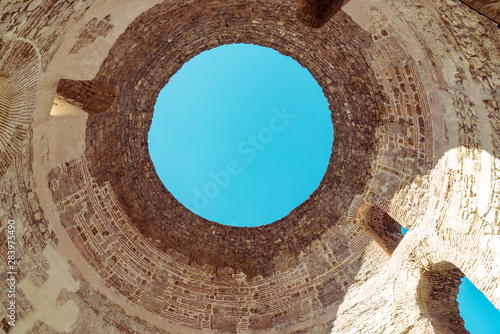 Fotografi Interior vestibule of the Diocletian's palace in Split, Croatia